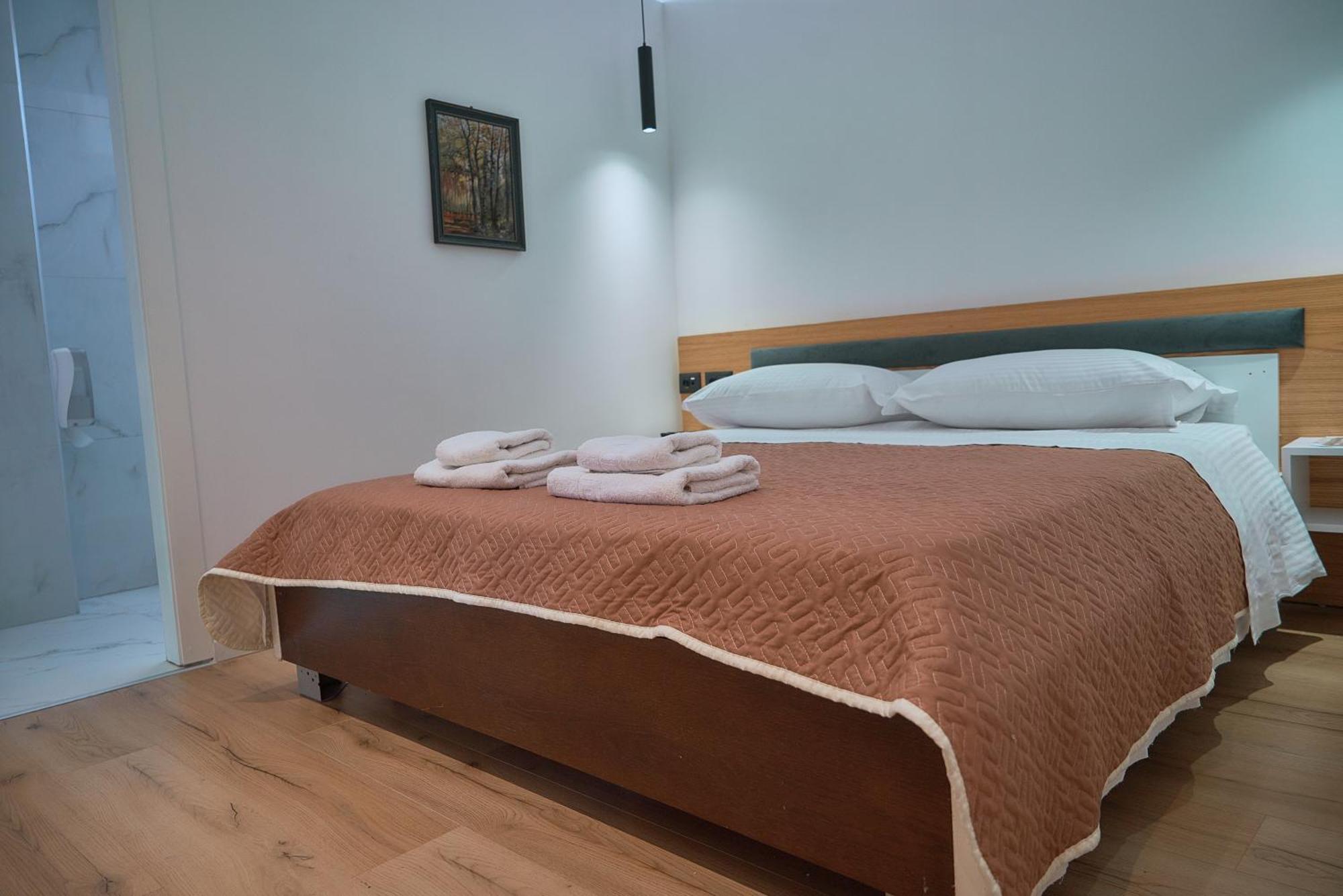 Kalpazo Inn Tirana Extérieur photo