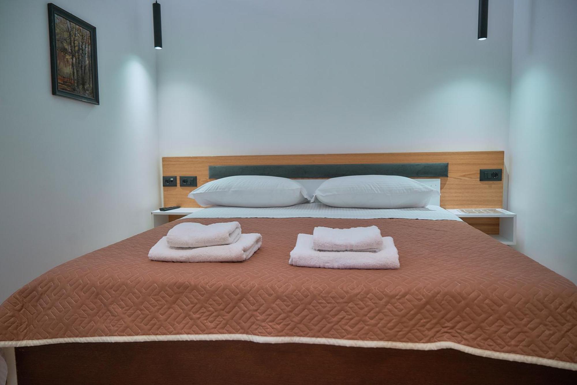 Kalpazo Inn Tirana Extérieur photo
