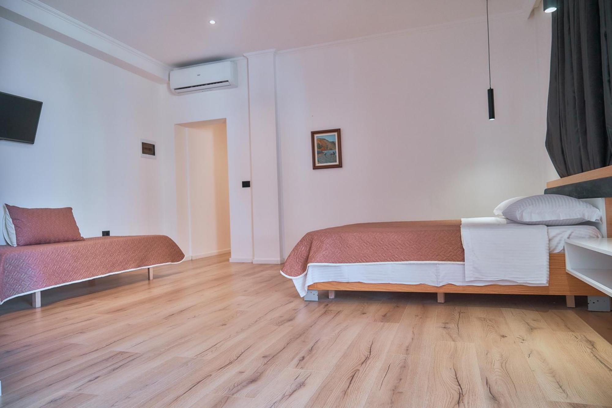 Kalpazo Inn Tirana Extérieur photo
