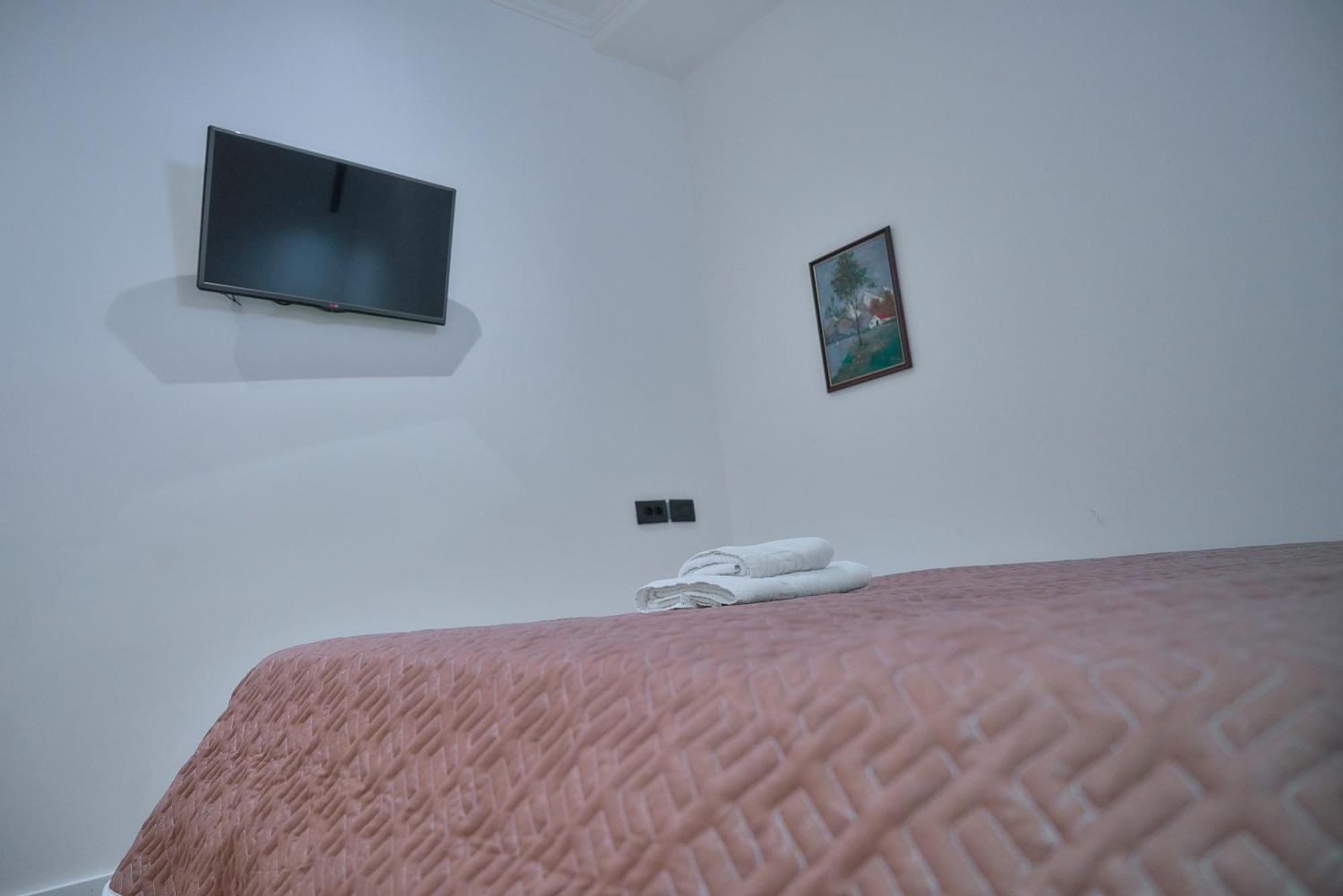 Kalpazo Inn Tirana Extérieur photo