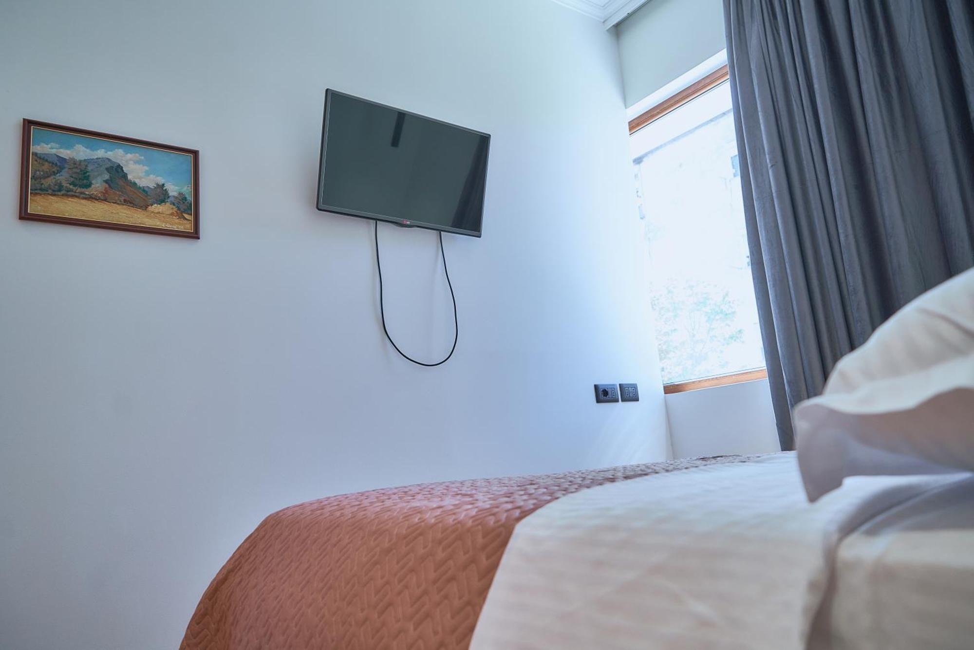 Kalpazo Inn Tirana Extérieur photo