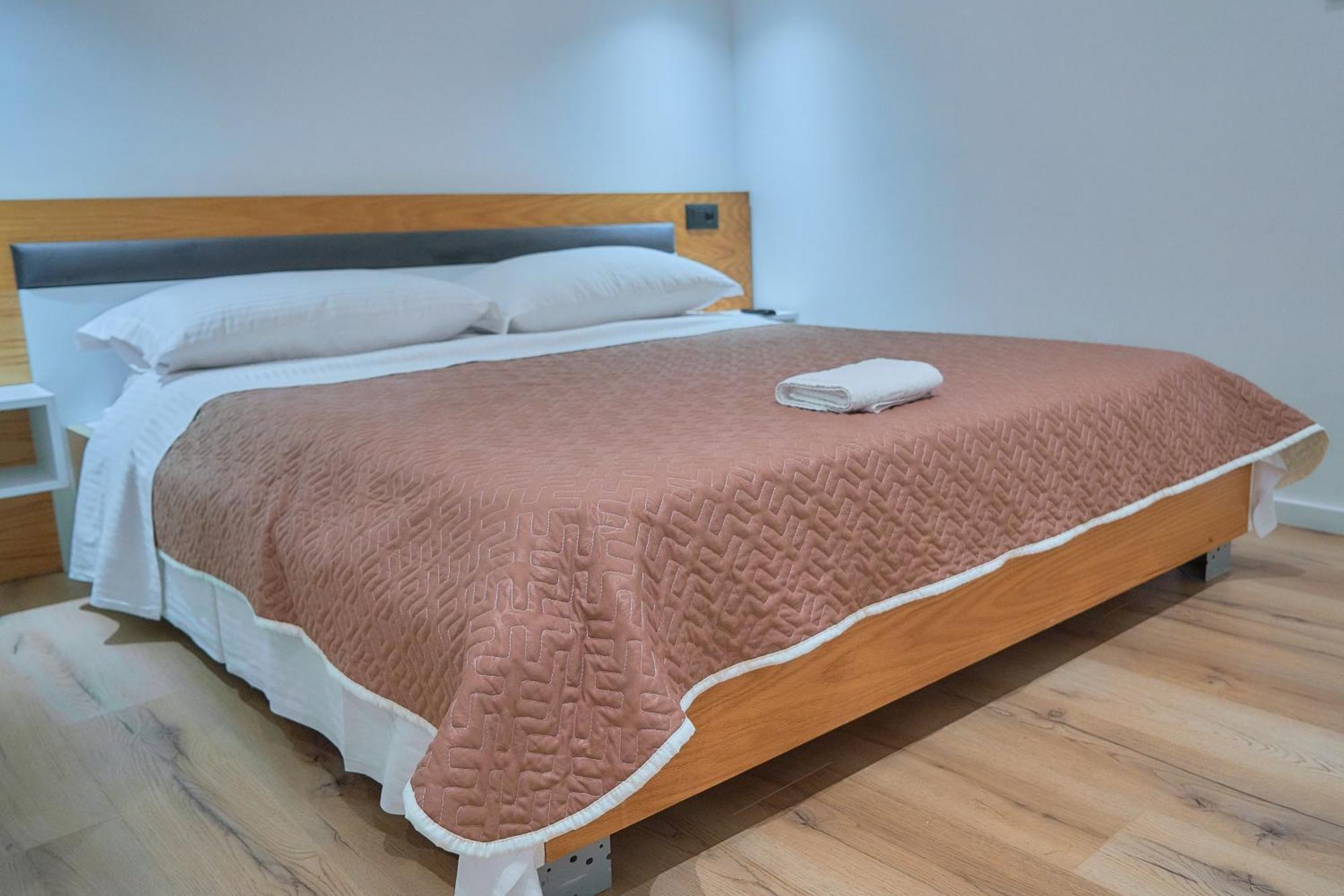 Kalpazo Inn Tirana Extérieur photo