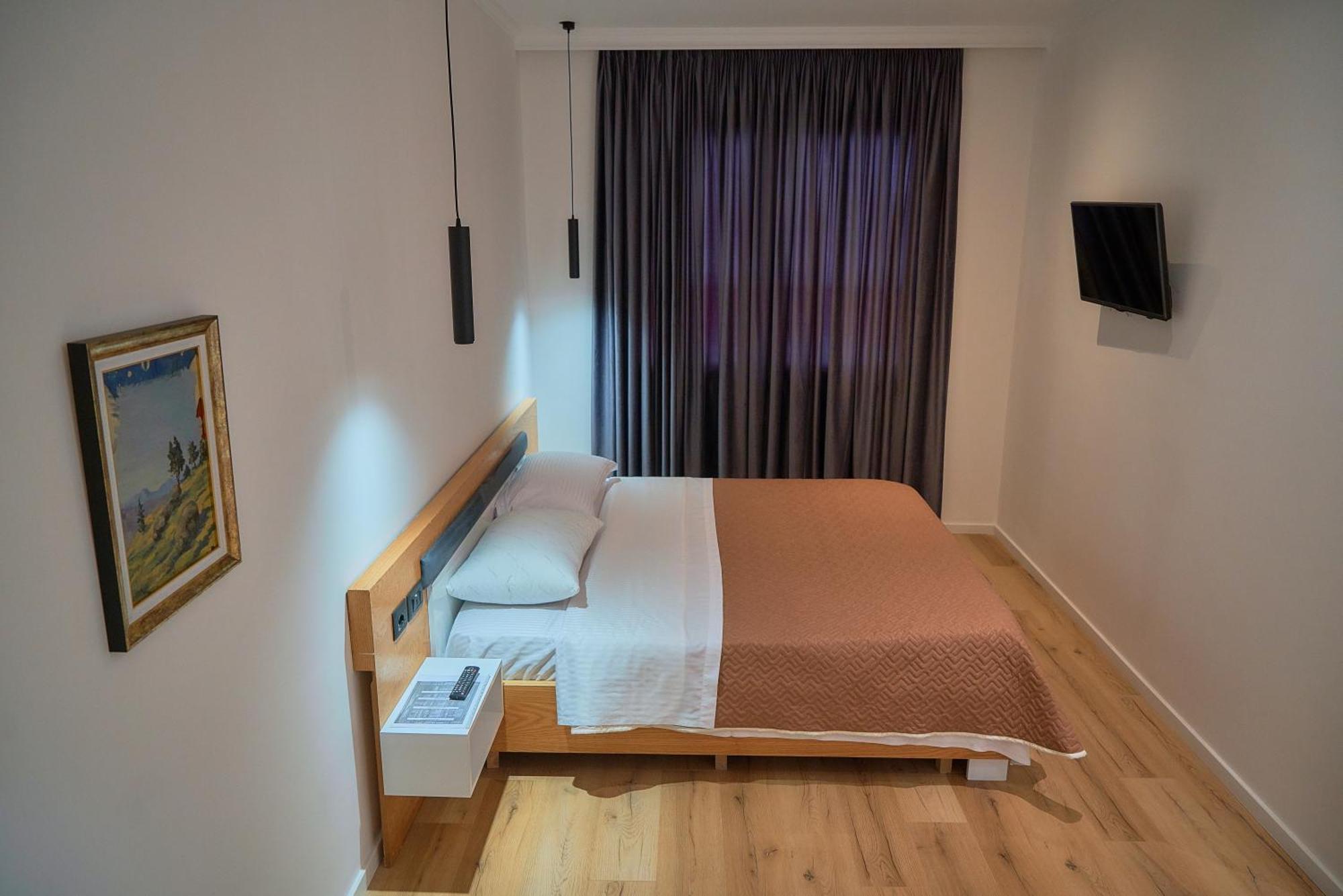 Kalpazo Inn Tirana Extérieur photo